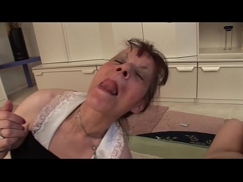 ❤️ Dve babici in en dedek imajo seks v troje ❤ Fucking video pri nas